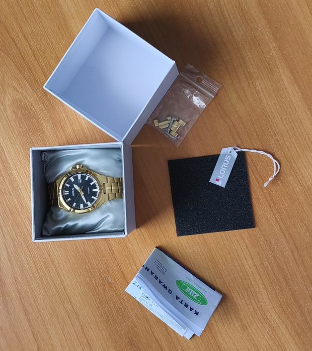 Złoty zegarek Lorus