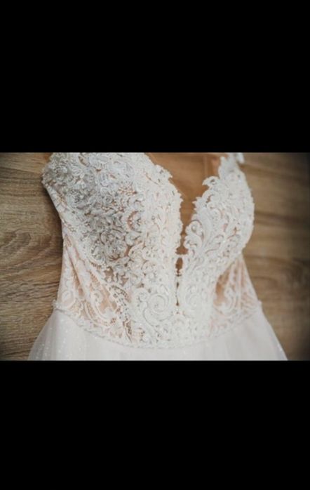 Piekna Suknia slubna