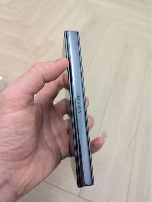 Samsung Fold 4 12 / 512
