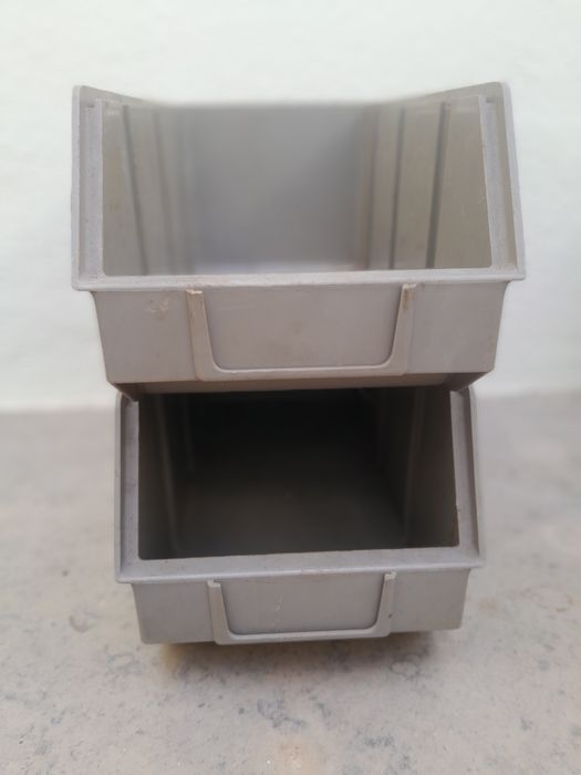 Ferramentas e caixas de stock