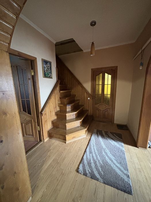 Продается хороший двухэтажный дом. Отличный район. Славянск.