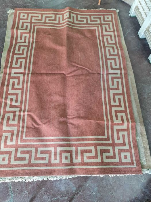 Carpete Nova em Tons Bege e Terra