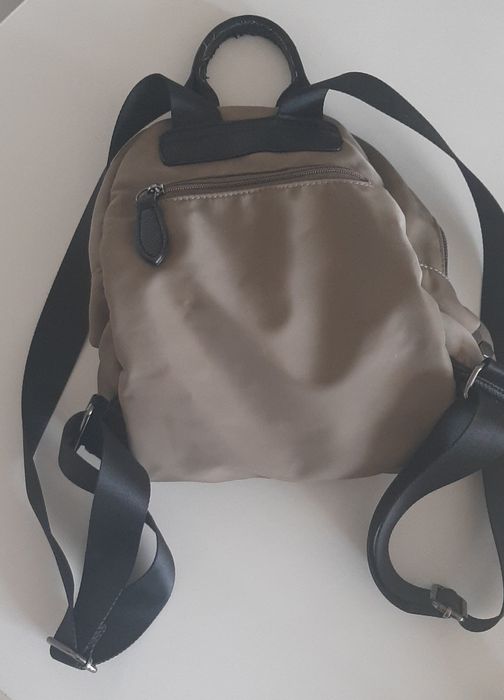Mochila beje em tecido