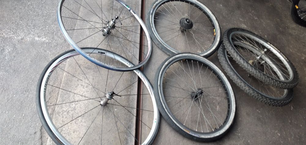 Aros de Corrida chimano ultegra par 90,€ / Outras 26X e 24x Porto Gondomar Sr.Rocha ligue-me OK .