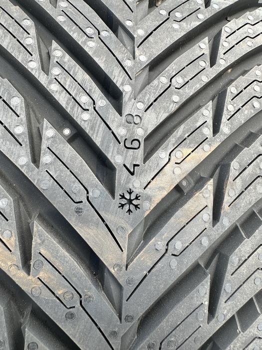 Шини 255/55 R19 235/55 R19 Nokian tyres