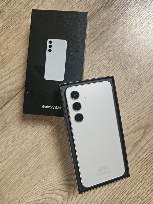 Смартфон Samsung s24