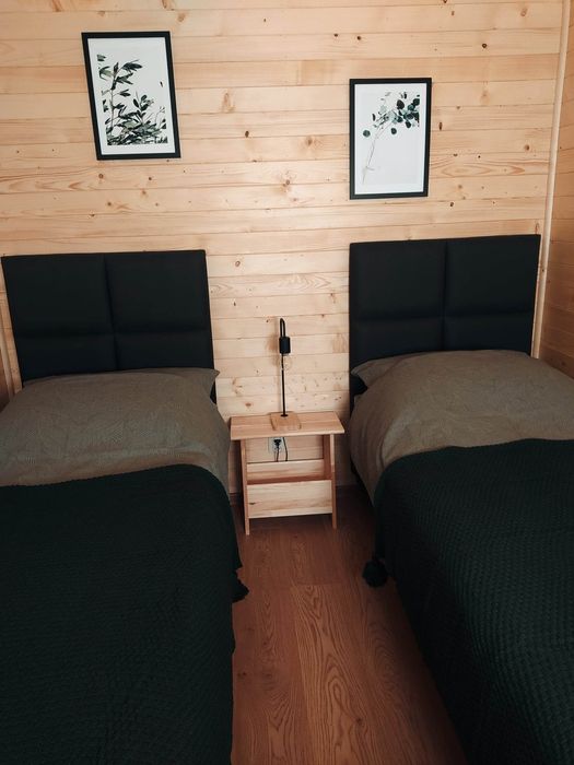 Świerkowy Domek do wynajęcia nad jeziorem Pluski