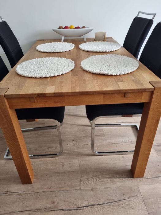 Masywny stół dębowy z litego drewna