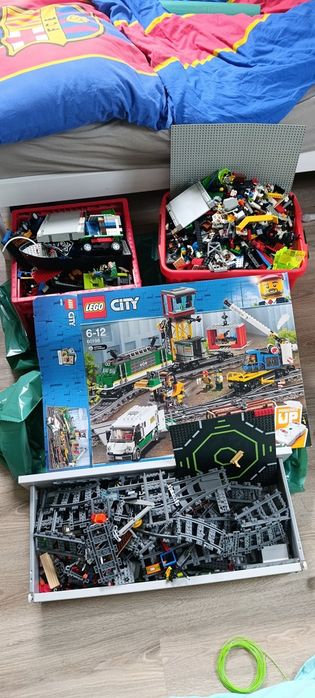 Duży zestaw LEGO ,LEGO city pełen zestaw plus statki auta ludziki ogromny zestaw LEGO
