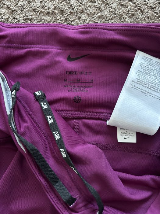 Спортивні лосіни Nike