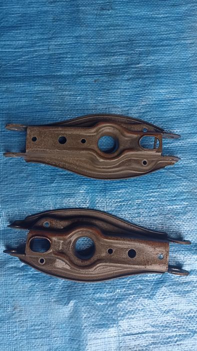 Важіль підвіски поперечний задній лівий та правий BMW E84 E87 E90 E91