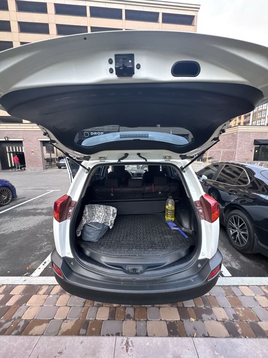 Продам авто Toyota rav 4 2013 року