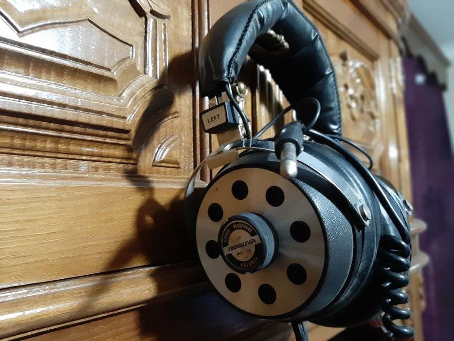 Phones sounddesign model338