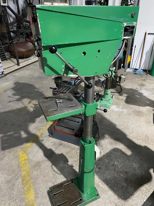 Engenho de furar EFI FA32 usado