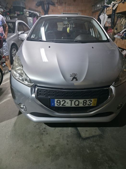 Peugeot 208 1.4 hdi — photo 4