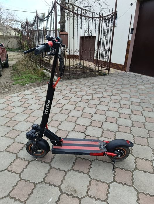 Продаю електросамокат