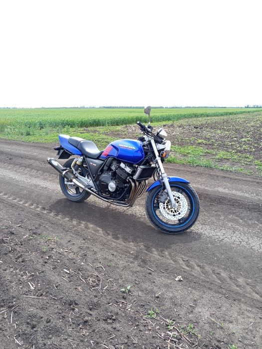 Продаю хонду SB 400sf