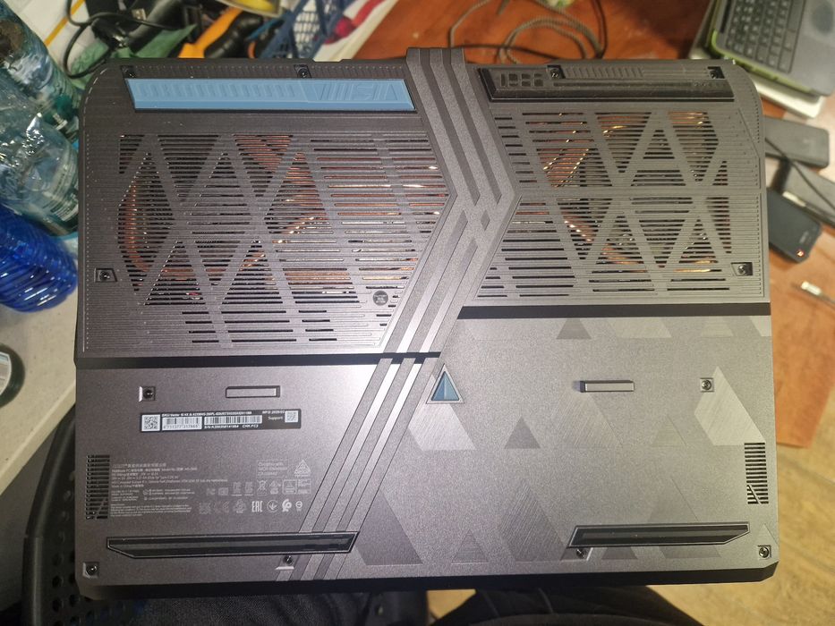 Laptop MSI Vector 16 HX - AI 5070 Ti, Ultra 9, 32GB, 2TB ZAREZERWOWANY