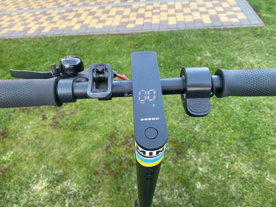 Eлектро свмокат E-Wheels