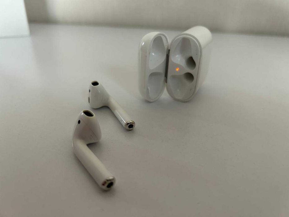 AirPods 2 (Original) — Відмінний стан, повний комплект.