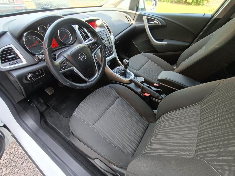 Opel Astra J 1.6 115 KM benzyna hatchback