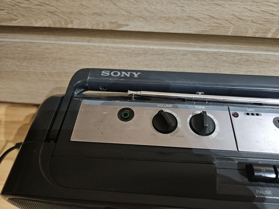 Radio magnetofon Sony CFS-201L