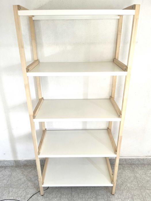 Estante pequena do IKEA