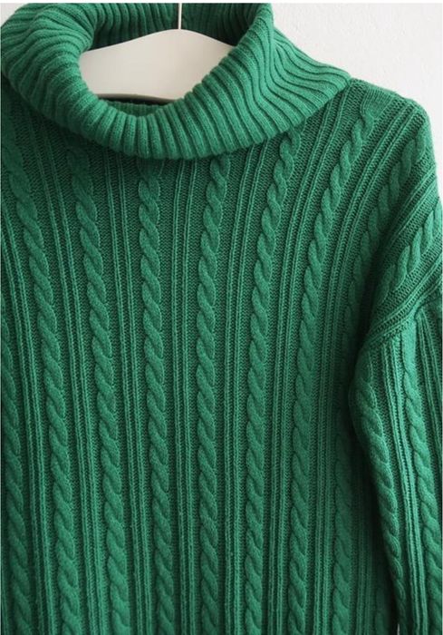 Женское вязаное платье