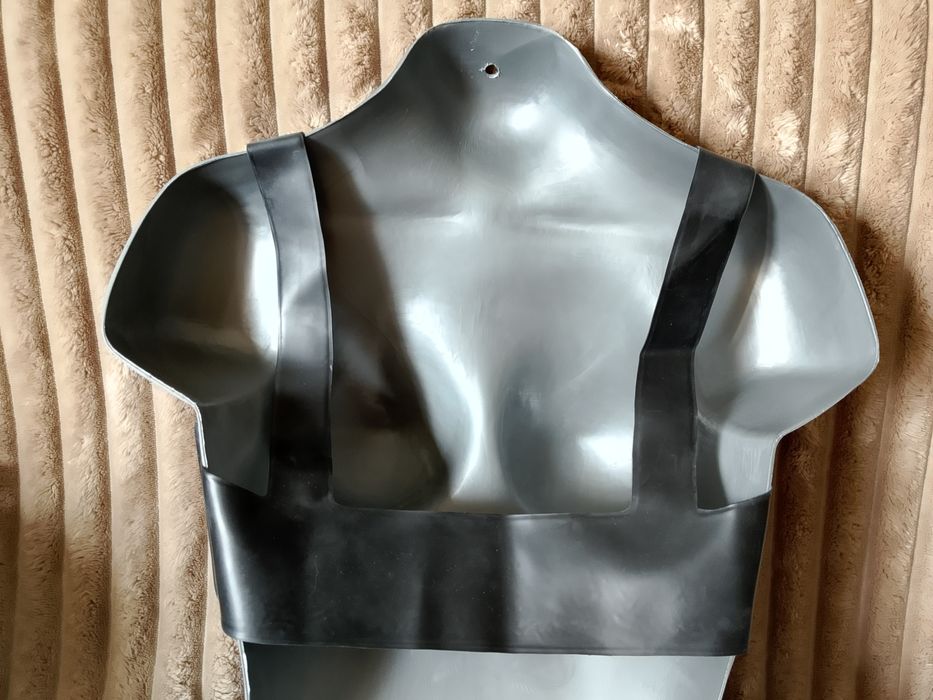 Latexowy biustonosz damski