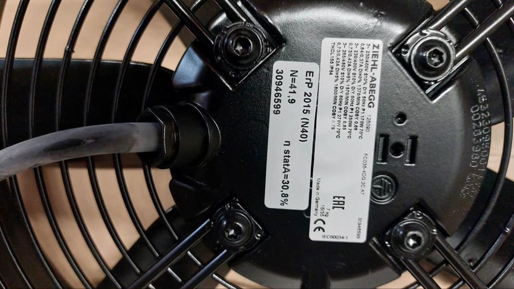 Wentylator z reglacją temperatury