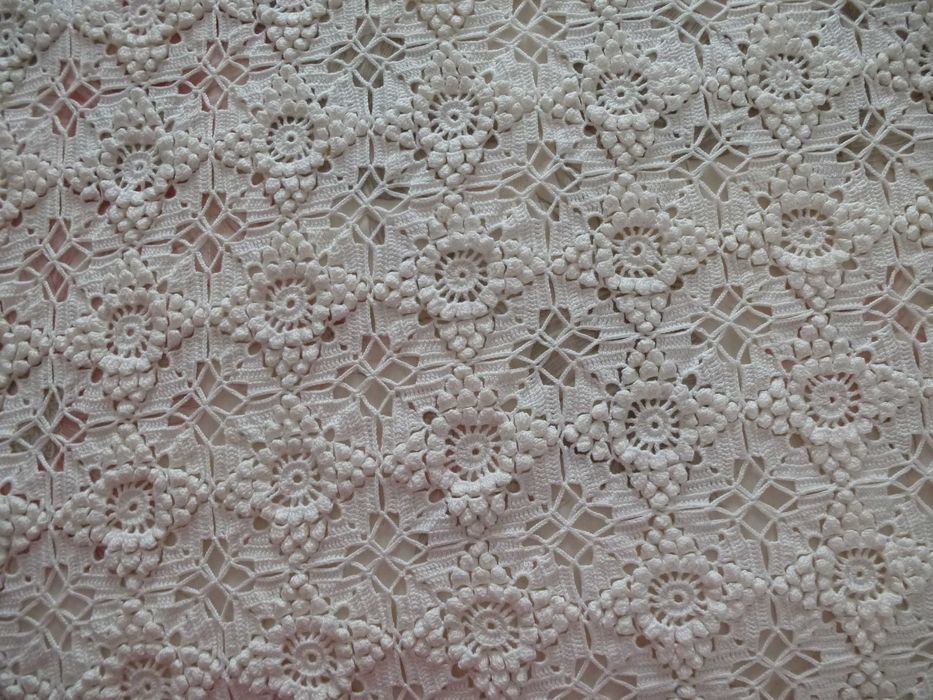 Colcha de renda antiga feita à mão