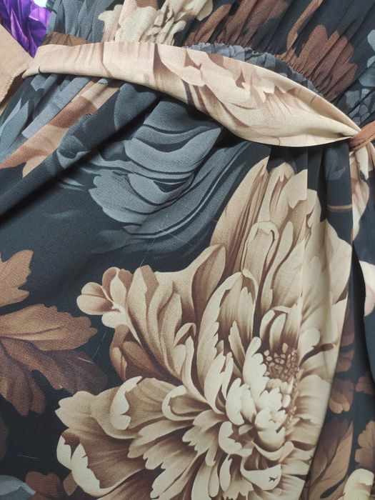 Sukienka krótka wzory jesienne