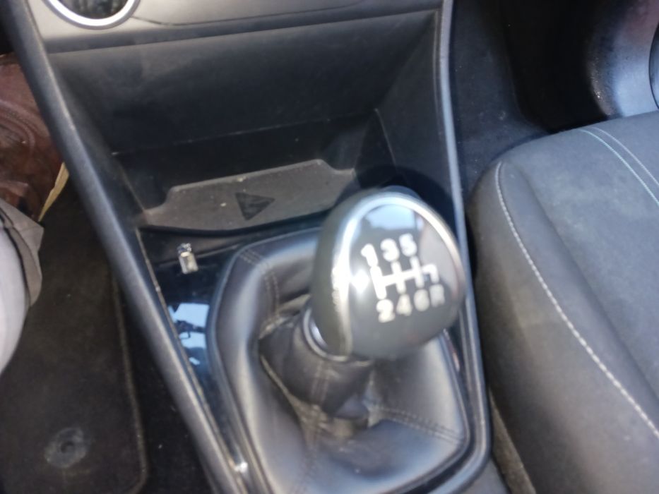 Ford fiesta 1.5 tdci de 29-12-2019 como novo apenas 97 000 klm ,crédito 152€ mês
