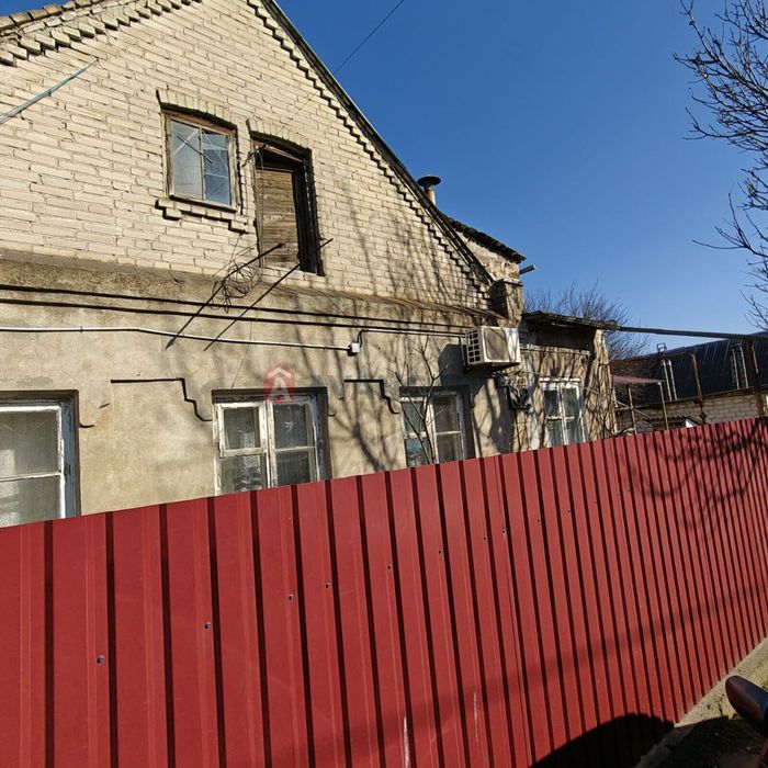 Продаж фасадної частини дома по вул Менделеєва, 3