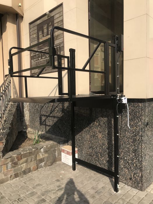 підйомник для осіб з інвалідністю та інших маломобільних груп