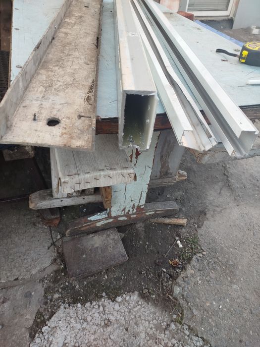 Профіль алюмінієвий