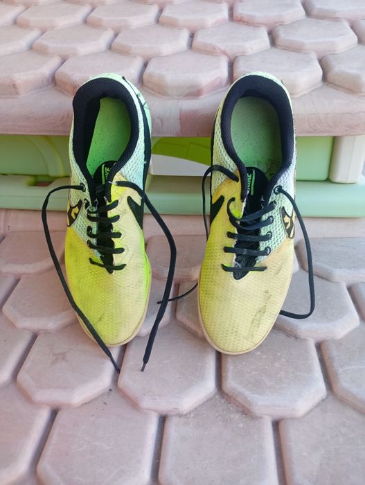Tênis Futsal Nike 43
