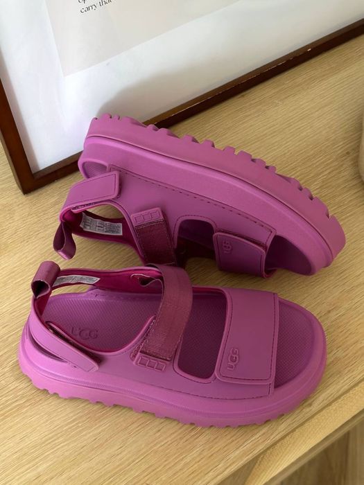 Босоніжки жіночі ugg
