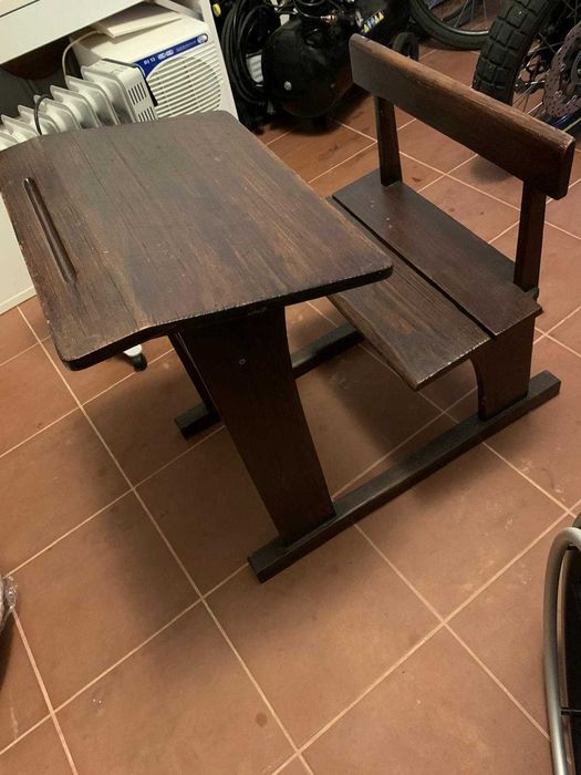 Secretária Antiga de Escola Primária – Peça Vintage com História