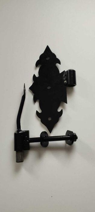 Zawiasy kute retro duże do drzwi drewnianych  stylowych piwniczek