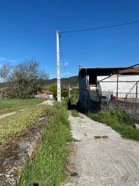 Terreno com mini casa