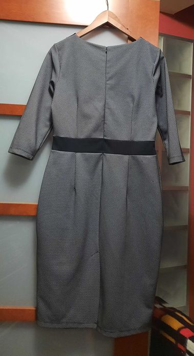 Sukienka biurowa elegancka rozmiar L/40 drobna pepitka