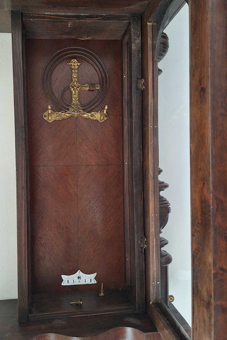 Stary wiszący zegar