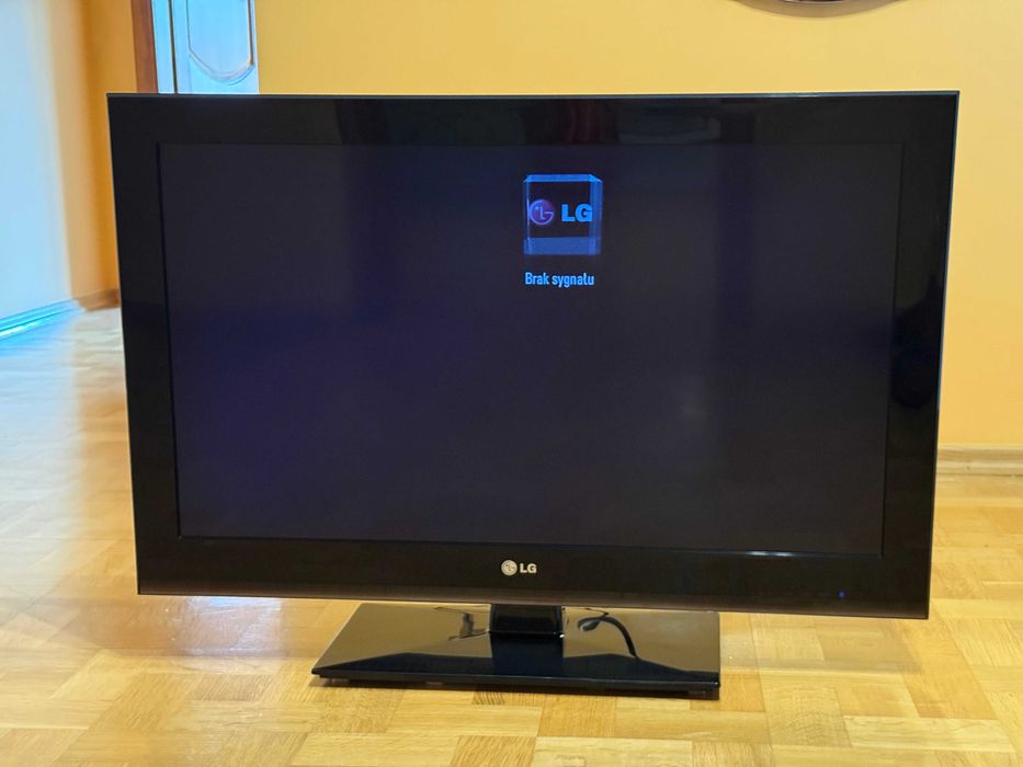 Telewizor Samsung lg-32lk450, full hd, dvb-t, hdmi