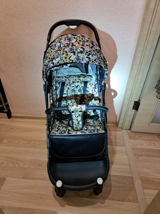 Прогулянкова коляска YOYA Plus-22, компактна, легка