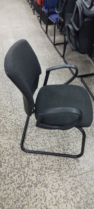 Cadeiras fixa com braços