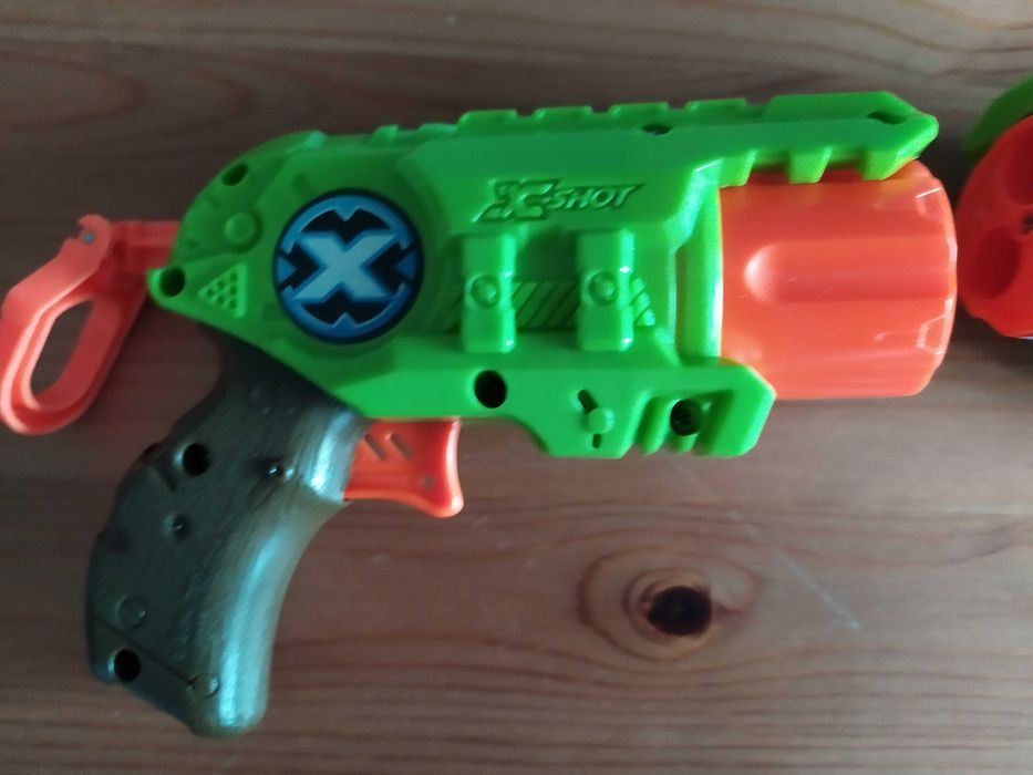 Zuru X-SHOT Bug Attack Predator – 2 pistolety, 2 robaki, 10 strzałek