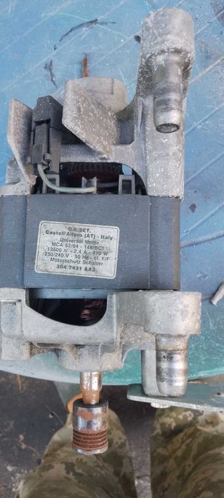 Електро двигун Бош стіральной машини