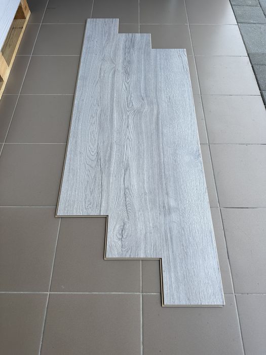 Ламінат EGGER EL2081 "Дуб Елва сірий" 8мм/32клас 4V Німеччина 580грн/м