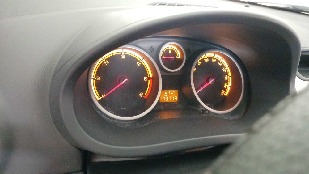 Opel corsa 1.3 cdti